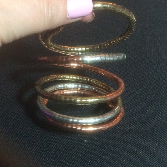 NWOT Artisan Made Large Wrap Bracelet & 4 Earrings - Picture 4 of 4